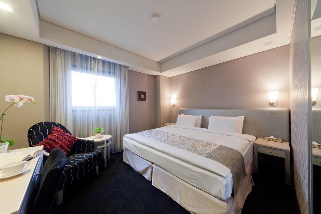קילונג Harbor View Hotel חדר תמונה