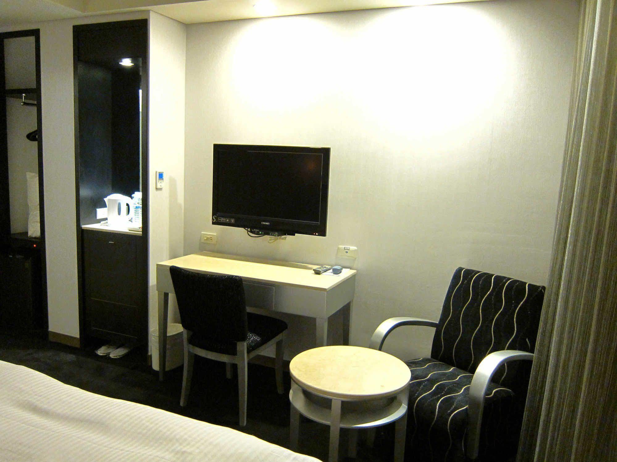 קילונג Harbor View Hotel מראה חיצוני תמונה