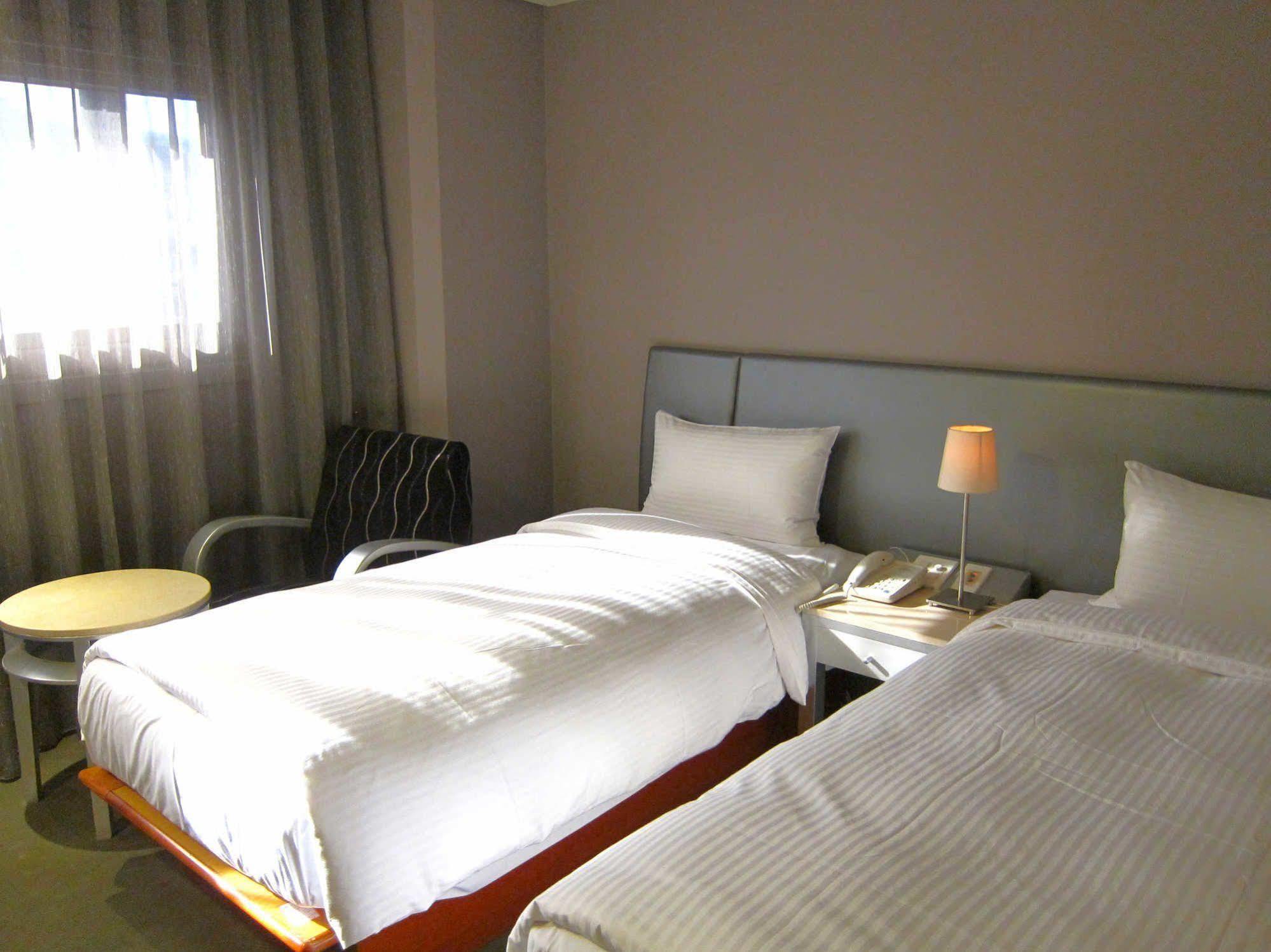 קילונג Harbor View Hotel מראה חיצוני תמונה